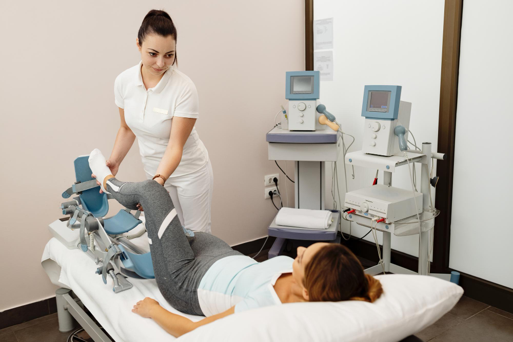 Supporting treatments for hip pain including knee and back care for full recovery